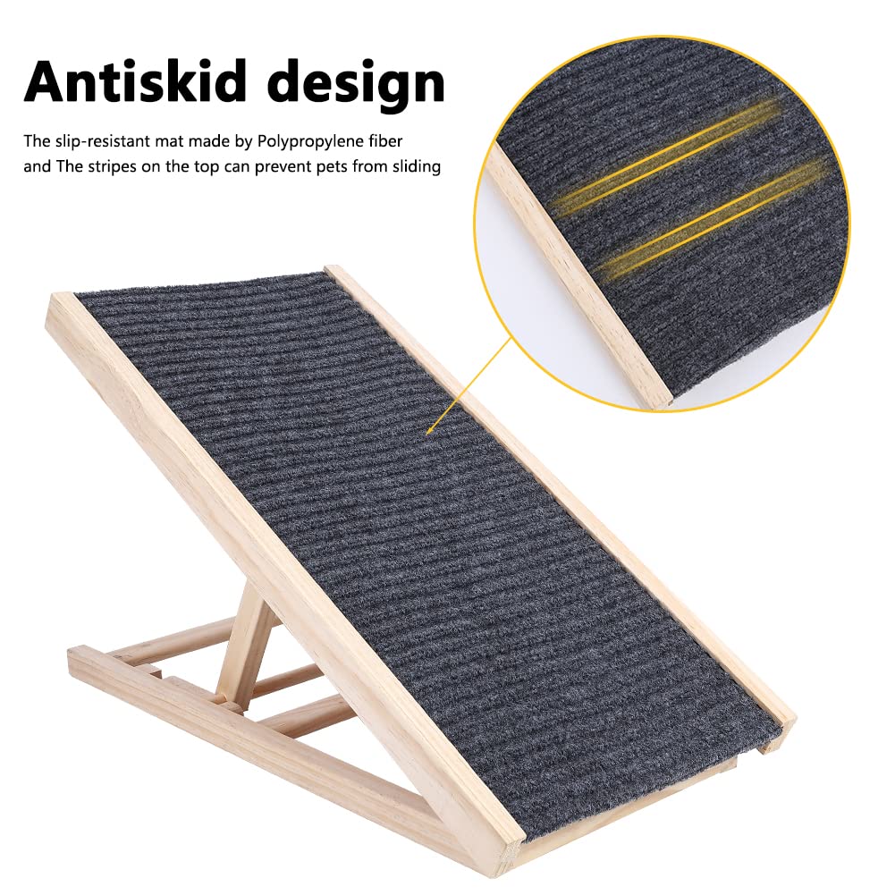 Non-slip carpet surface with grooves for paw traction