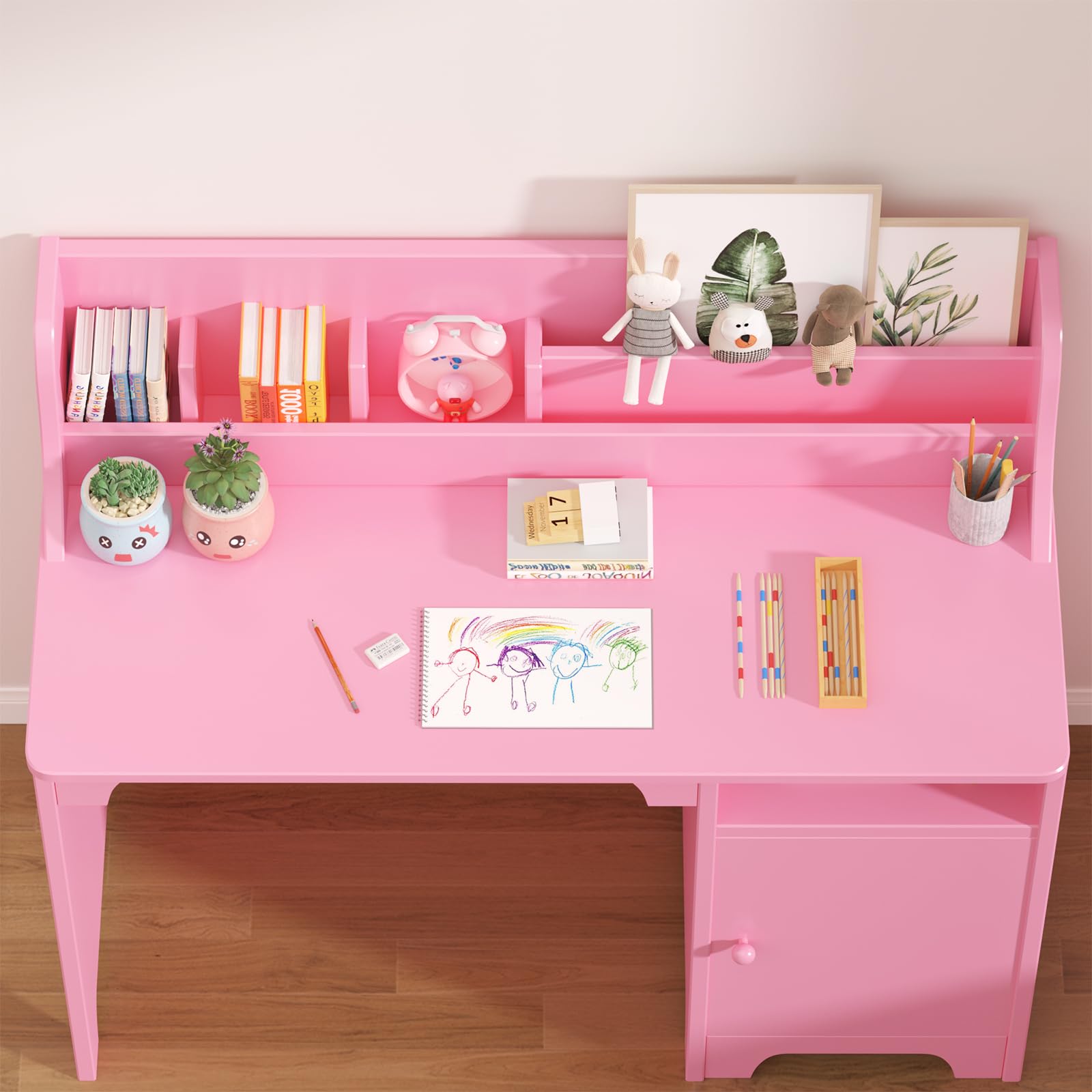 Desktop standing organizer on kids study desk