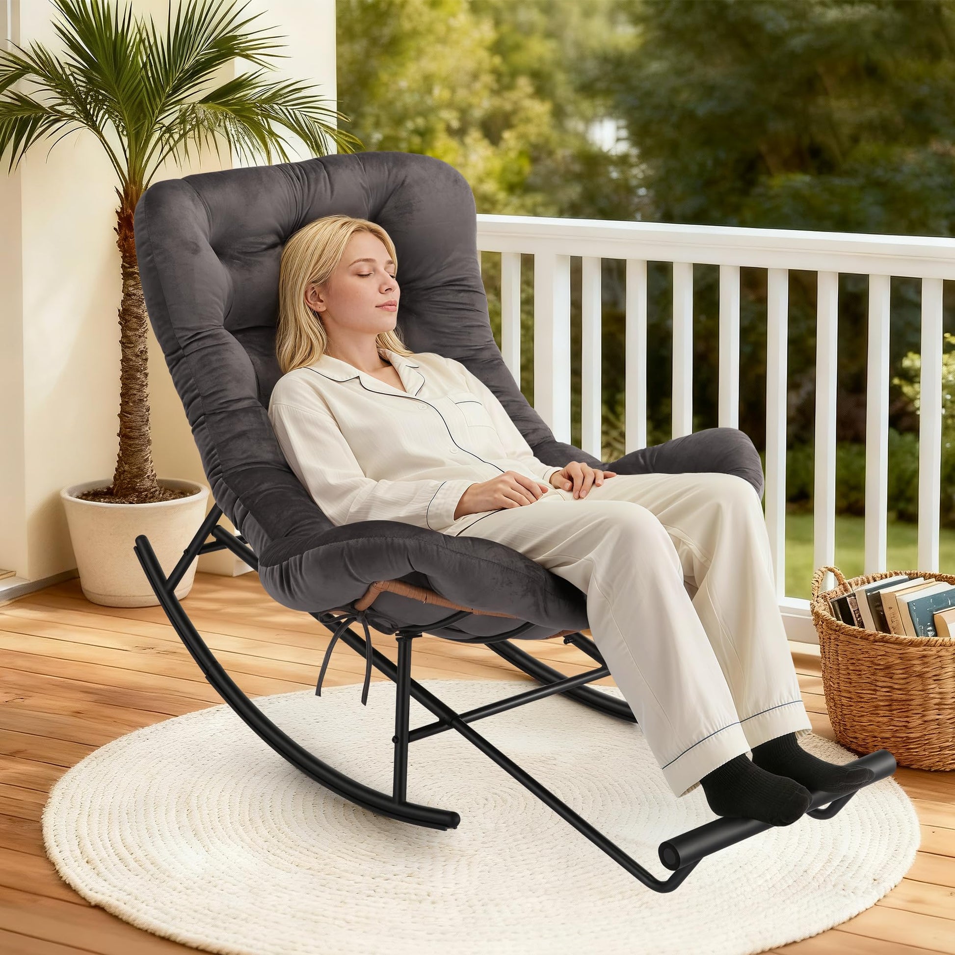 Fauteuil à bascule de salon avec repose-pieds intégré pour un étirement complet du corps