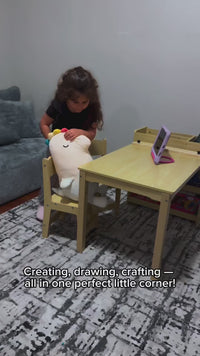 Table d'art pour enfants Garvee avec 2 chaises, bureau d'activités en bois pour enfants avec grandes étagères de rangement, bureau d'activités en bois pour écrire et dessiner, adapté pour la crèche et la salle de classe - Naturel
